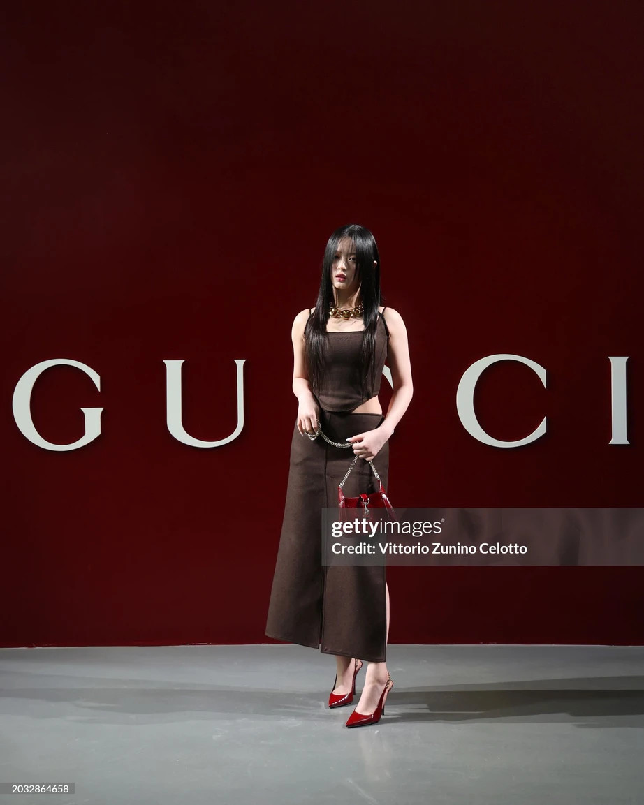 Dấu ấn của thần tượng Kpop trẻ tuổi Hanni tại Milan Fashion Week- Ảnh 3.