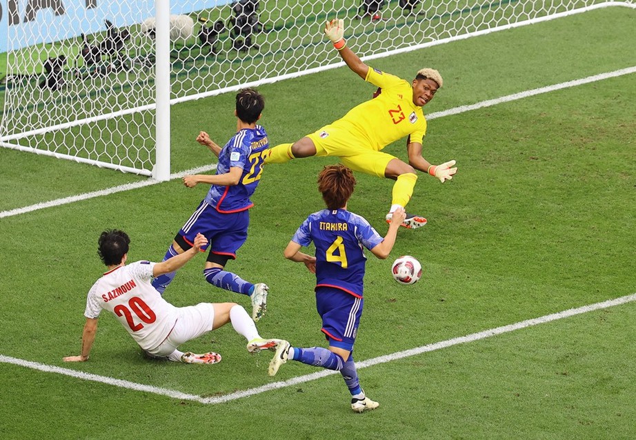 Asian Cup 2023: Tuyển Nhật Bản bị loại theo c&aacute;ch kh&ocirc;ng thể cay đắng hơn - Ảnh 1.