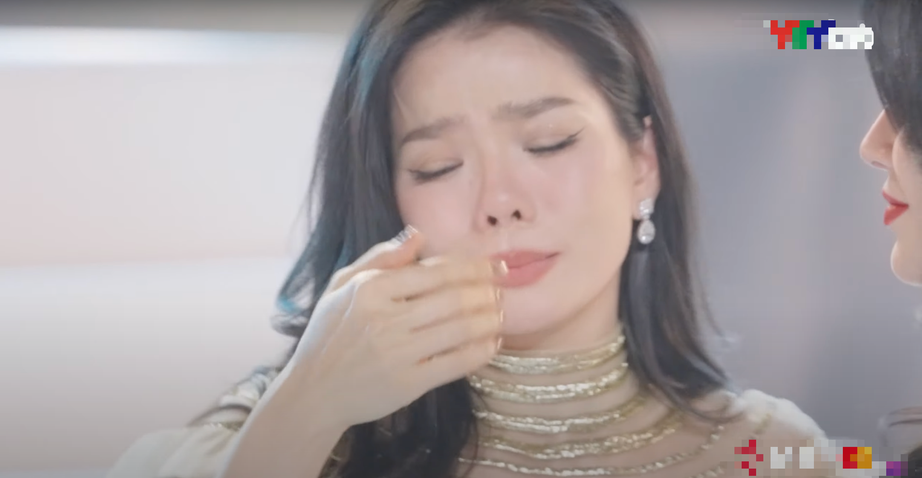 Lệ Quy&ecirc;n c&oacute; đang tự 