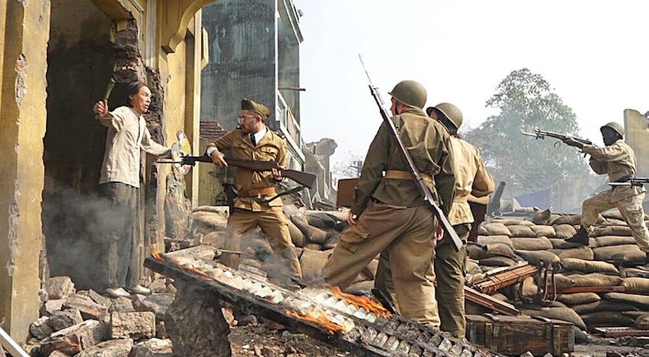 Ph&uacute;t 89 đường đua phim Tết nhận 2 t&acirc;n binh 