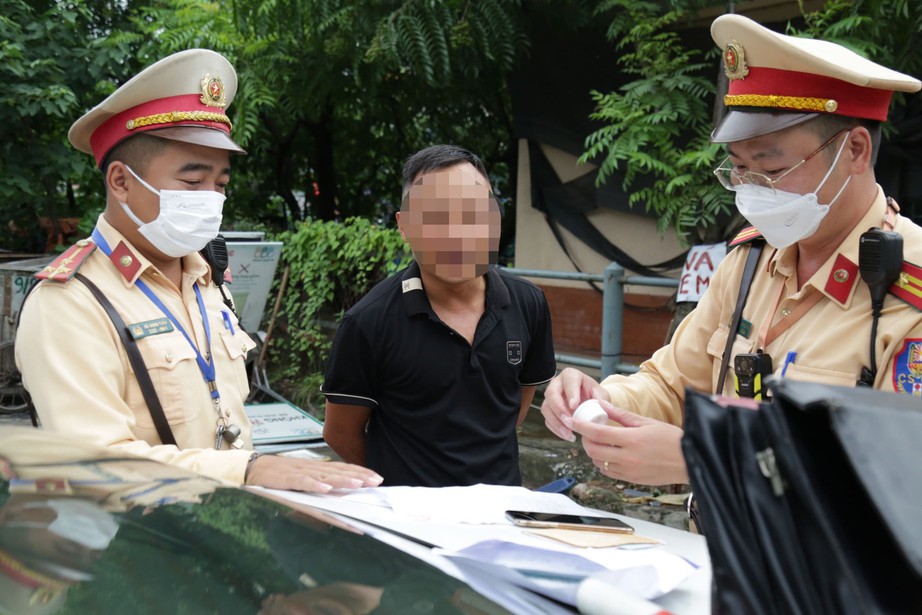 H&igrave;nh phạt n&agrave;o cho t&agrave;i xế sử dụng ma t&uacute;y?- Ảnh 1.