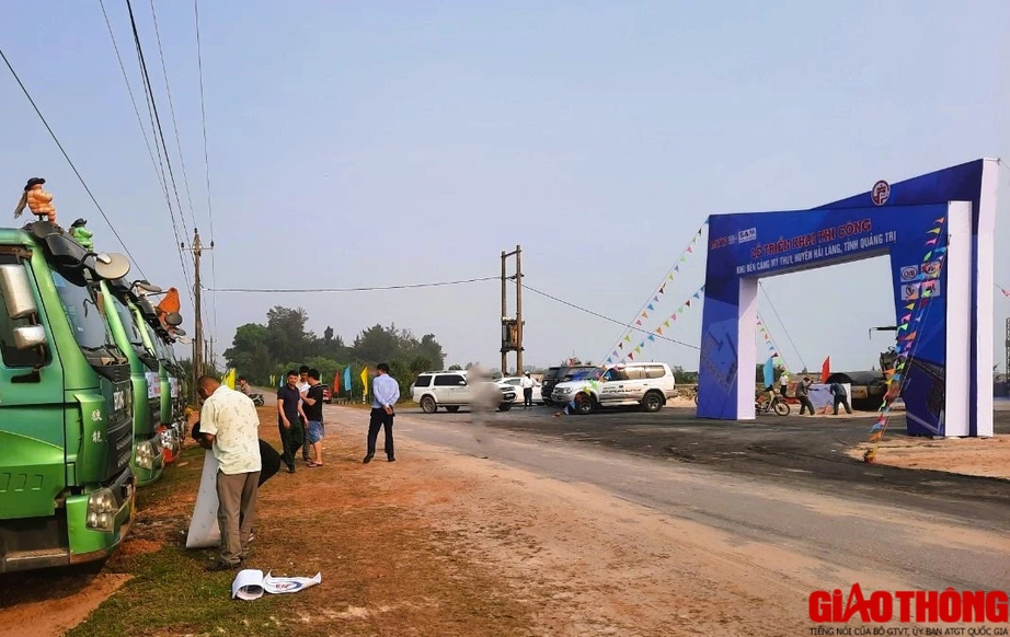 Khu bến cảng hơn 14.000 tỷ ở Quảng Trị tái triển khai sau hơn 4 năm "đắp chiếu"- Ảnh 1. Khu bến cảng hơn 14.000 tỷ ở Quảng Trị tái triển khai sau hơn 4 năm "đắp chiếu"- Ảnh 1.