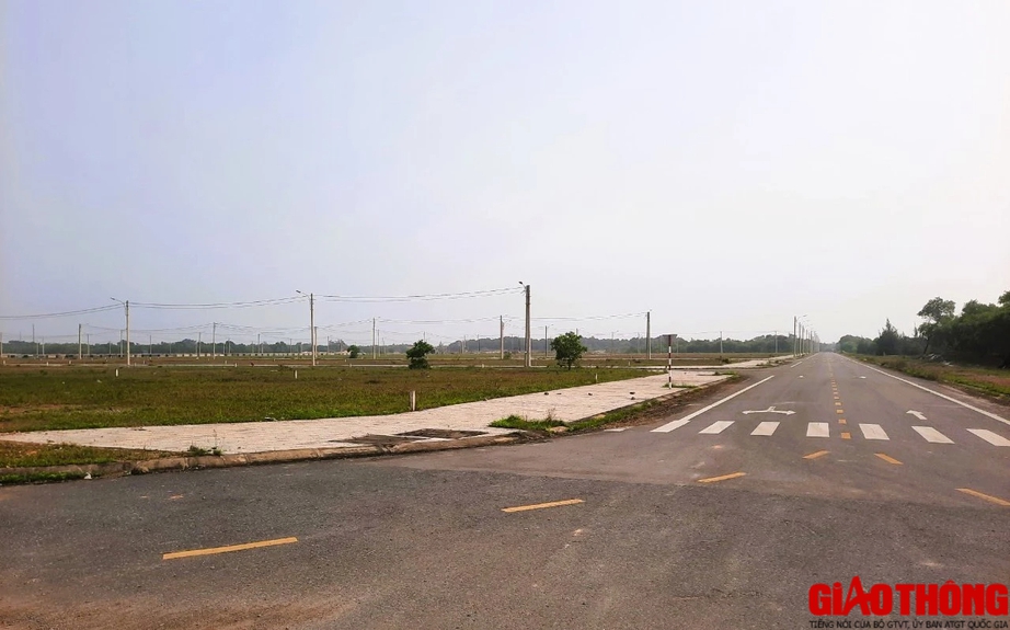 Khu bến cảng hơn 14.000 tỷ ở Quảng Trị tái triển khai sau hơn 4 năm "đắp chiếu"- Ảnh 2. Khu bến cảng hơn 14.000 tỷ ở Quảng Trị tái triển khai sau hơn 4 năm "đắp chiếu"- Ảnh 2.