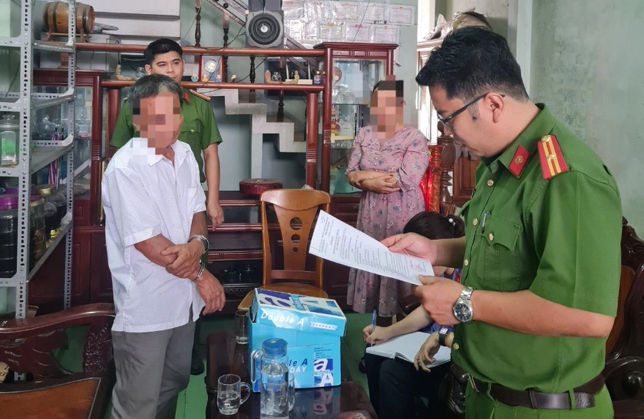 Bắt gi&aacute;m đốc Trung t&acirc;m Đăng kiểm 76-02D v&igrave; nhận hối lộ- Ảnh 1.