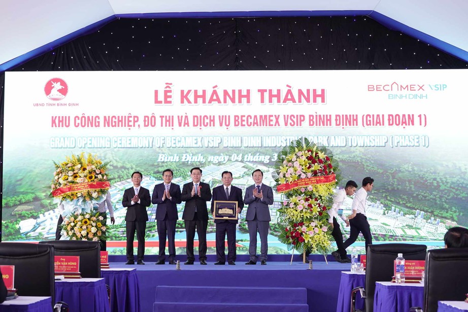 Ph&oacute; thủ tướng: B&igrave;nh Định cần hướng tới c&aacute;c đ&ocirc; thị xanh với hệ thống hạ tầng đồng bộ- Ảnh 3.