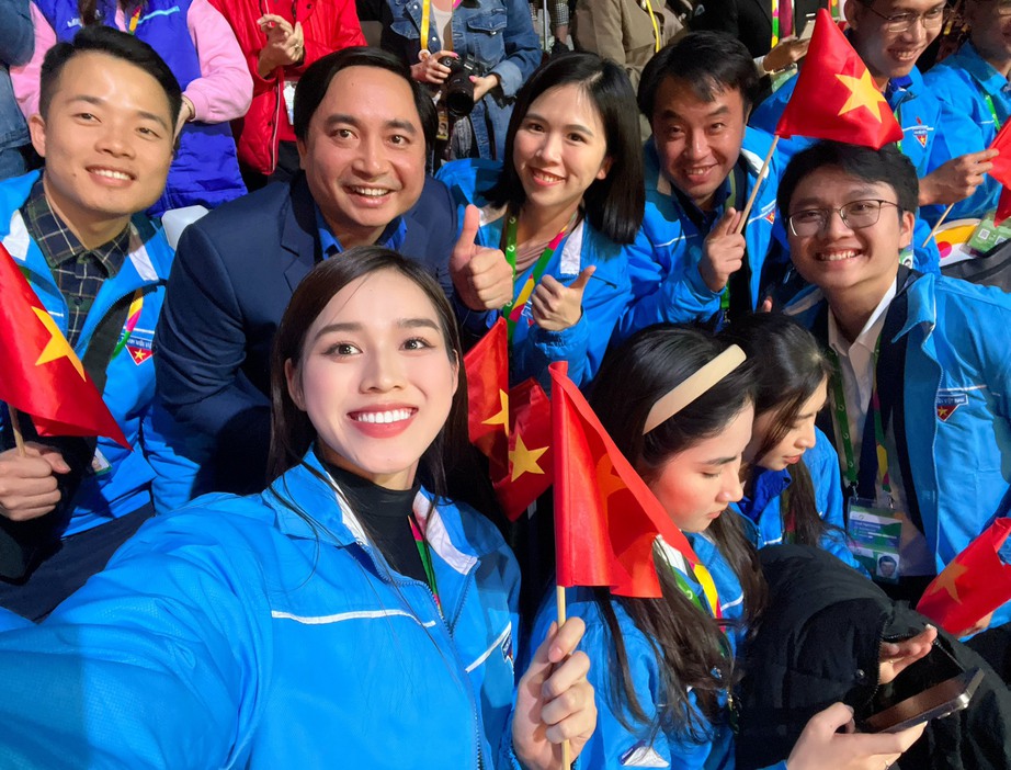 Đỗ Thị H&agrave; diện &aacute;o d&agrave;i tại Li&ecirc;n hoan Thanh ni&ecirc;n thế giới 2024 ở Nga- Ảnh 3.