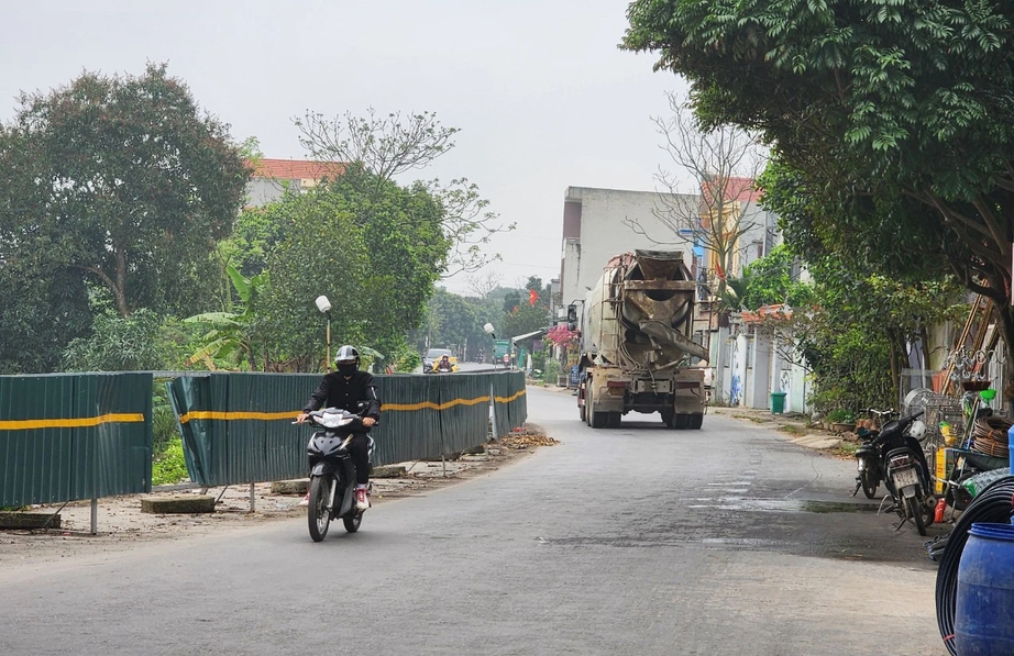Th&aacute;i B&igrave;nh: Xuất hiện điểm sạt lở d&agrave;i, thường xảy ra tai nạn tr&ecirc;n đường li&ecirc;n huyện- Ảnh 3.