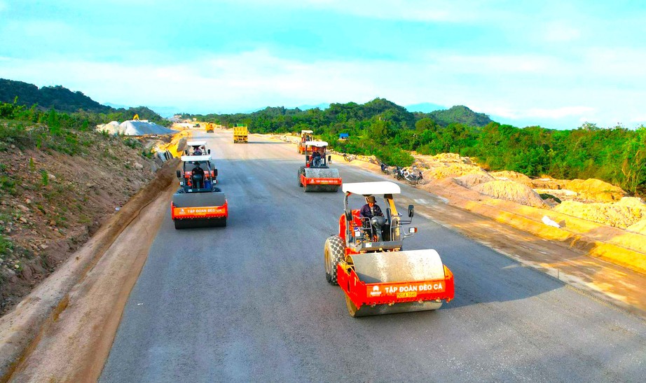 Quyết liệt giải ng&acirc;n vốn đầu tư c&ocirc;ng ng&agrave;nh GTVT ngay từ th&aacute;ng đầu năm- Ảnh 1.