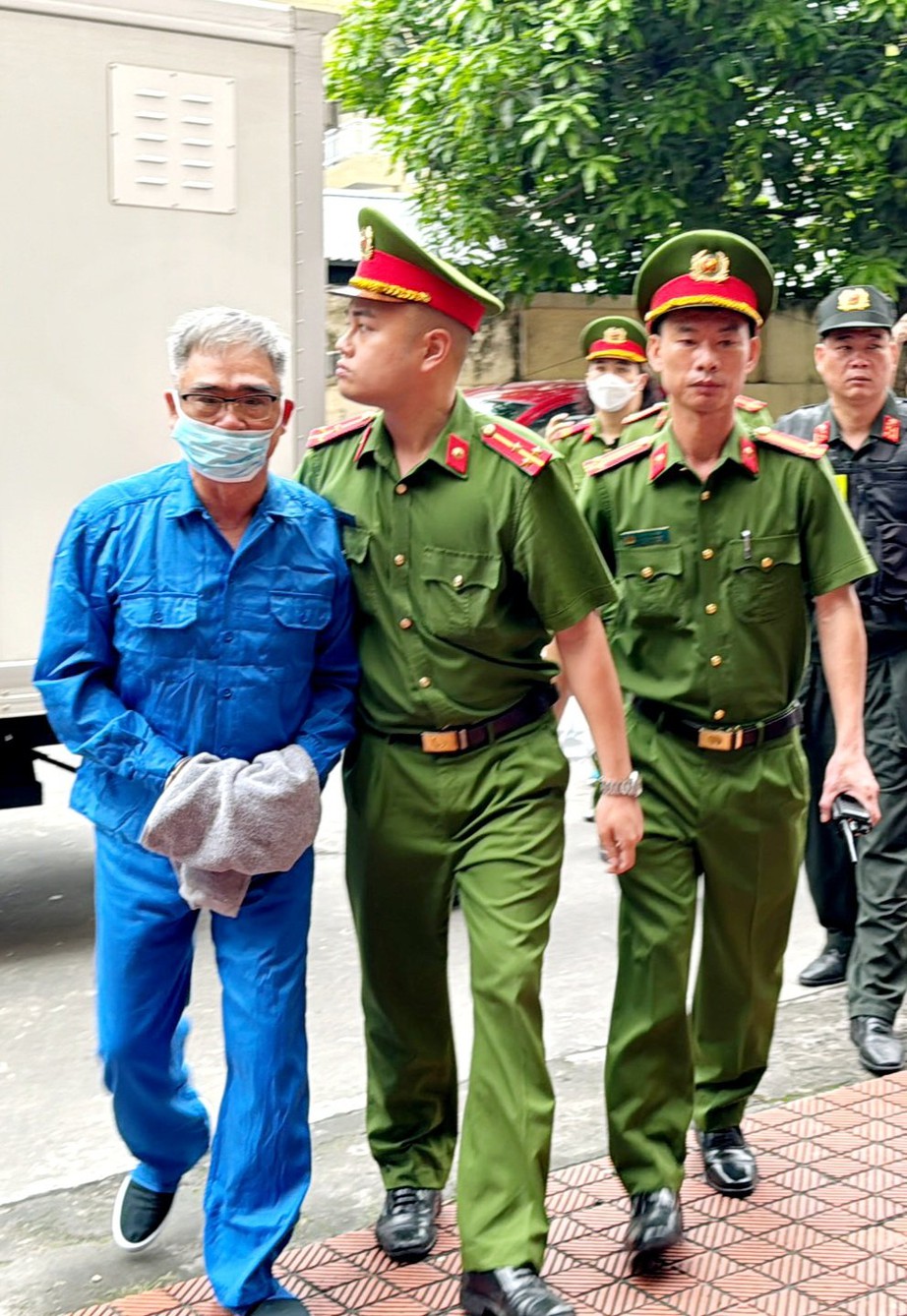 Vụ cựu Giám đốc Công an TP Hải Phòng: Các bị cáo đã nộp bao nhiêu tiền?- Ảnh 1. Vụ cựu Giám đốc Công an TP Hải Phòng: Các bị cáo đã nộp bao nhiêu tiền?- Ảnh 1.