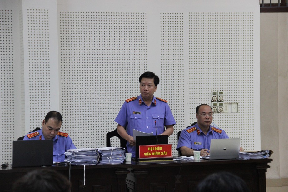 Vụ cựu Giám đốc Công an TP Hải Phòng: Các bị cáo đã nộp bao nhiêu tiền?- Ảnh 2. Vụ cựu Giám đốc Công an TP Hải Phòng: Các bị cáo đã nộp bao nhiêu tiền?- Ảnh 2.