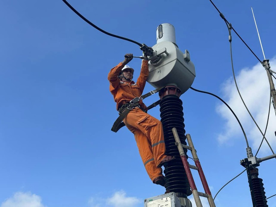 Áp dụng giá điện 2 thành phần, hóa đơn tiền điện thay đổi ra sao?- Ảnh 3. Áp dụng giá điện 2 thành phần, hóa đơn tiền điện thay đổi ra sao?- Ảnh 3.