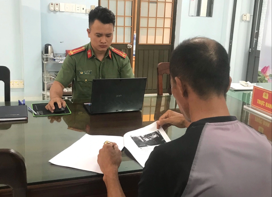 Phạt người đ&agrave;n &ocirc;ng 7,5 triệu đồng v&igrave; l&ecirc;n mạng x&atilde; hội x&uacute;c phạm c&ocirc;ng an- Ảnh 1.