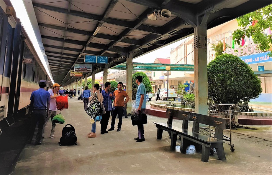 &ldquo;Cạn&rdquo; v&eacute; t&agrave;u hỏa ng&agrave;y cao điểm dịp 30/4- Ảnh 1.