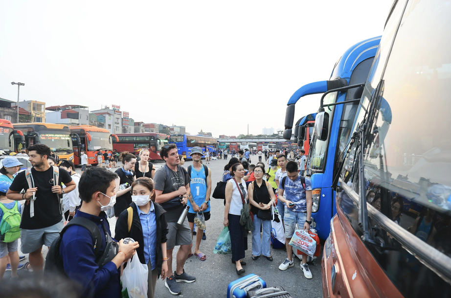 24 người kh&ocirc;ng thể trở về nh&agrave; do TNGT trong ng&agrave;y đầu nghỉ lễ 30/4- Ảnh 2.