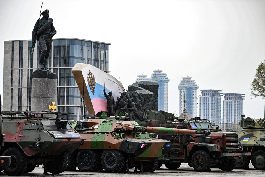 Nga trưng b&agrave;y chiến lợi phẩm từ chiến trường Ukraine để kỷ niệm Ng&agrave;y Chiến thắng- Ảnh 2.