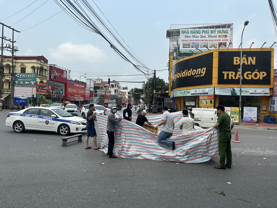 Hải Ph&ograve;ng: Đ&atilde; x&aacute;c định được danh t&iacute;nh nạn nh&acirc;n vụ TNGT tại ng&atilde; tư Qu&aacute;n Toan- Ảnh 1.