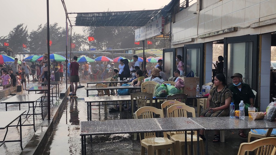 Ng&agrave;y thứ 2 nghỉ lễ: Biển Cồn V&agrave;nh Th&aacute;i B&igrave;nh vắng kh&aacute;ch, giao th&ocirc;ng th&ocirc;ng tho&aacute;ng- Ảnh 5.