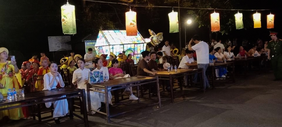 Kỳ th&uacute; đ&ecirc;m hội l&agrave;ng cổ Đường L&acirc;m ch&agrave;o mừng 30/4-1/5- Ảnh 4.