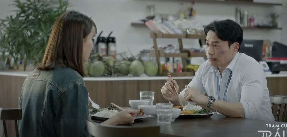 Trạm cứu hộ tr&aacute;i tim tập 23: B&agrave; Xinh tới nhận ch&aacute;u nội d&ugrave; Ng&acirc;n H&agrave; tuy&ecirc;n bố con người kh&aacute;c- Ảnh 1.