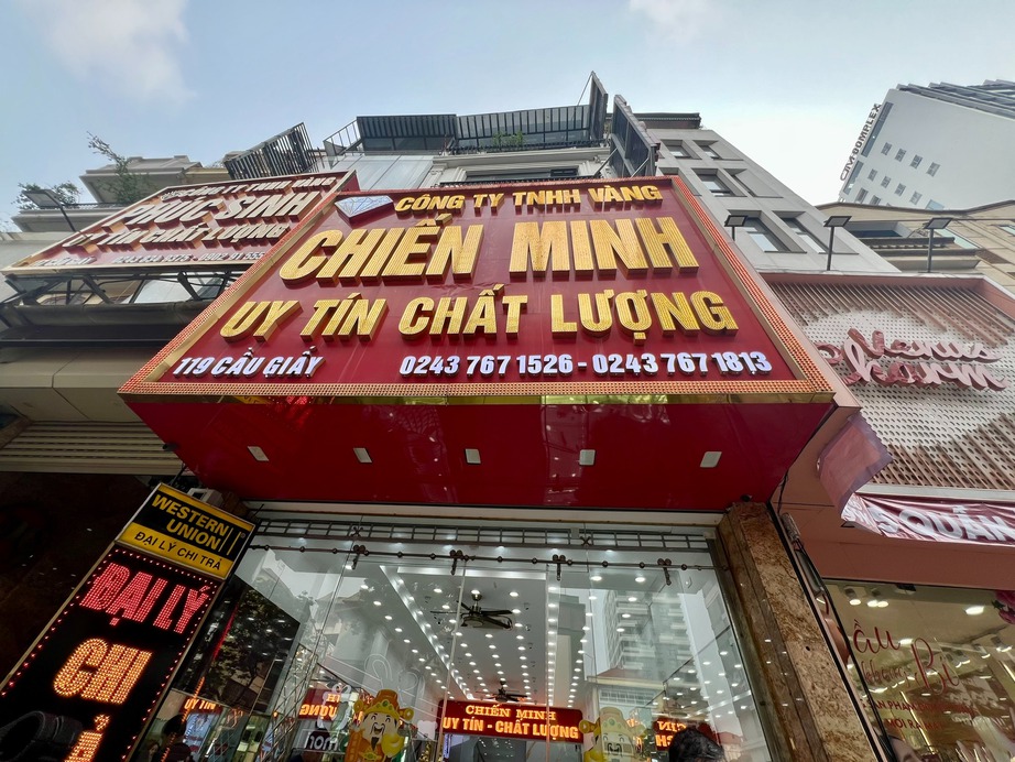 Đột xuất kiểm tra loạt cửa h&agrave;ng v&agrave;ng tại H&agrave; Nội, ph&aacute;t hiện nhiều vi phạm- Ảnh 4.