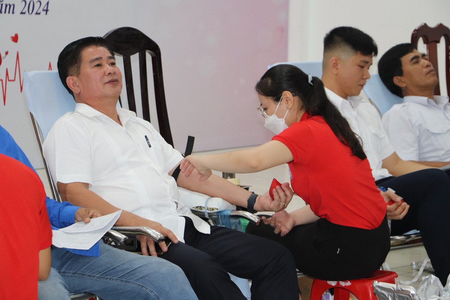 Giọt máu hồng ngành Giao thông vận tải- Ảnh 3. Giọt máu hồng ngành Giao thông vận tải- Ảnh 3.