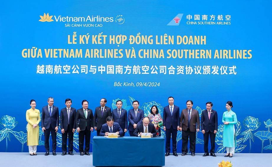 Vietnam Airlines ch&agrave;o mừng chuyến bay thứ 100.000 tr&ecirc;n đường bay Việt Nam - Trung Quốc- Ảnh 4.