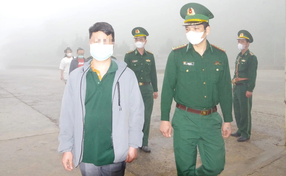 Giải cứu 4 người bị sập bẫy "việc nhẹ lương cao"- Ảnh 1.