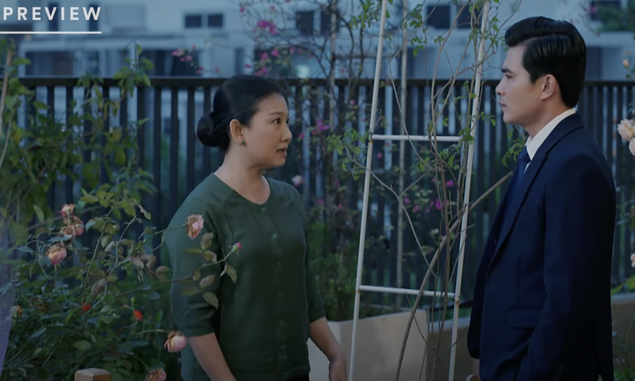 B&agrave; Xinh từ chối ra nước ngo&agrave;i với vợ chồng con trai, thay v&agrave;o đ&oacute; l&agrave; năn nỉ Nghĩa mua nh&agrave; cho m&igrave;nh để c&oacute; thể b&ugrave; đắp cho Ng&acirc;n H&agrave;.