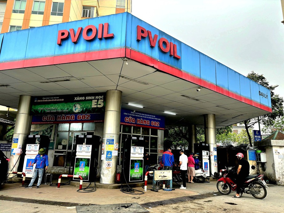 Sửa Nghị định xăng dầu: Được lấy h&agrave;ng 3 nơi, mỗi nơi 1 gi&aacute;, th&igrave; b&aacute;n lẻ gi&aacute; n&agrave;o?- Ảnh 1.