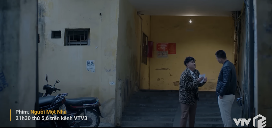 Người một nh&agrave; tập 16: B&agrave; Thư đến cầu xin con đẻ "tha" cho con chồng- Ảnh 4.