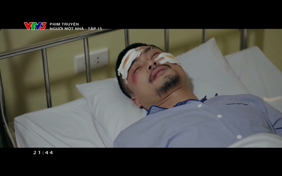 Người một nh&agrave; tập 16: B&agrave; Thư đến cầu xin con đẻ "tha" cho con chồng- Ảnh 2.