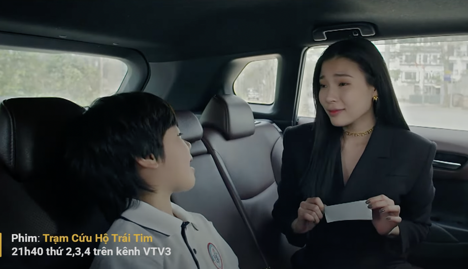 Mỹ Đ&igrave;nh &acirc;m thầm đến trường dẫn b&eacute; G&ocirc;n đi để &eacute;p buộc Nghĩa nhận tội.