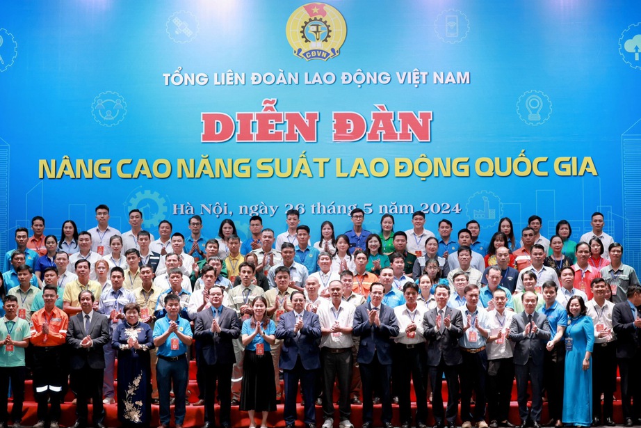Thủ tướng: Tăng năng suất lao động l&agrave; vấn đề sống c&ograve;n của quốc gia- Ảnh 2.