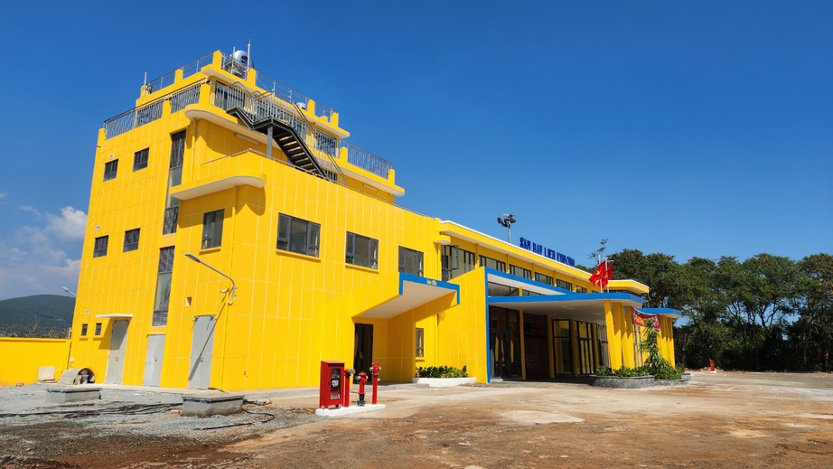 Sân bay Liên Khương - bông dã quỳ khoe sắc trên cao nguyên xanh- Ảnh 16. Sân bay Liên Khương - bông dã quỳ khoe sắc trên cao nguyên xanh- Ảnh 16.