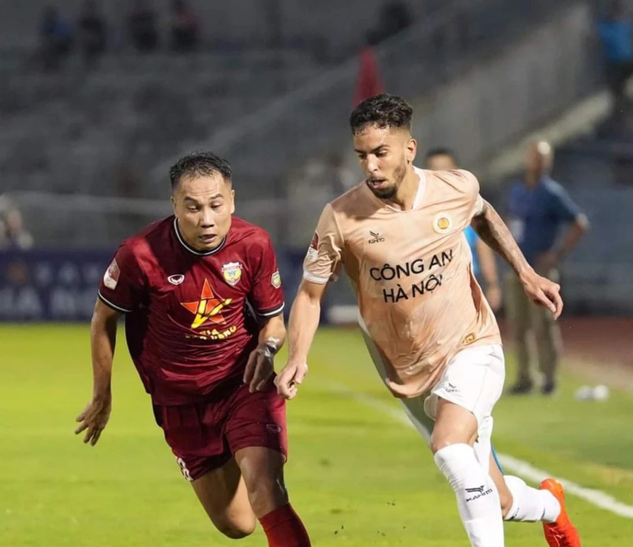 V-League: CAHN thua sốc đội "cầm đ&egrave;n đỏ" trong ng&agrave;y ra mắt HLV Polking - Ảnh 1.