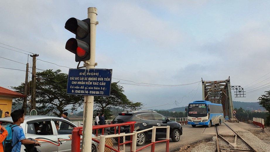 Gần 800 tỷ đồng đầu tư cầu Cẩm Lý mới, tách cầu chung đường sắt- Ảnh 1. Gần 800 tỷ đồng đầu tư cầu Cẩm Lý mới, tách cầu chung đường sắt- Ảnh 1.