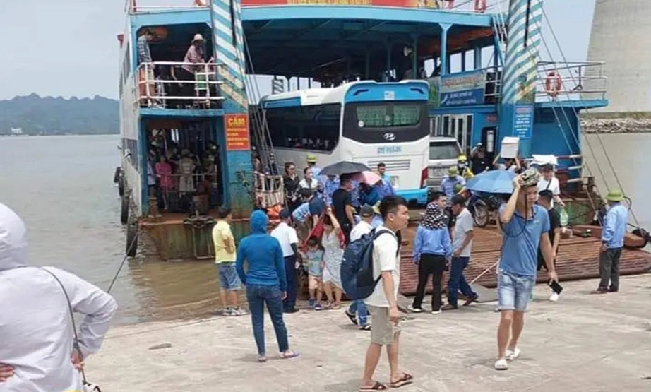 Hải Ph&ograve;ng: Ph&agrave; đang chạy, một phụ nữ nhảy xuống s&ocirc;ng định tự tử- Ảnh 2.