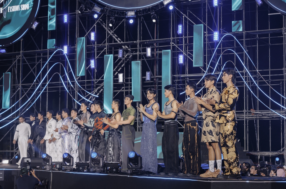 Thí sinh Mister Vietnam được tuyển chọn diễn Tuần lễ thời trang Asean tại Singapore- Ảnh 5. Thí sinh Mister Vietnam được tuyển chọn diễn Tuần lễ thời trang Asean tại Singapore- Ảnh 5.