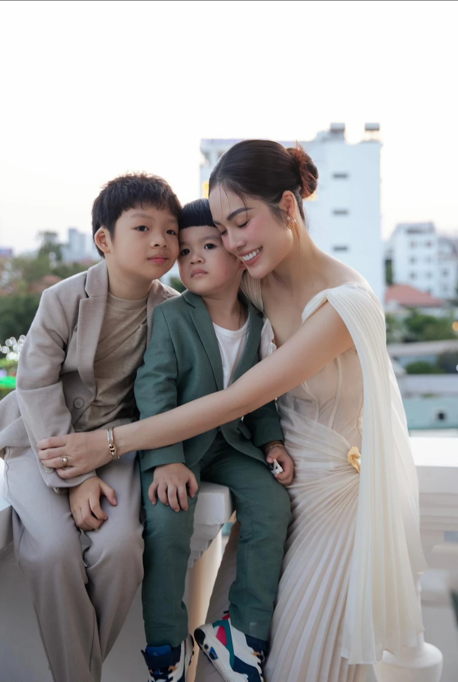 Dương Cẩm Lynh kể về biến cố bị tung clip đ&ograve;i nợ: "T&ocirc;i chẳng c&ograve;n g&igrave; ngo&agrave;i đứa con nhỏ"- Ảnh 2.