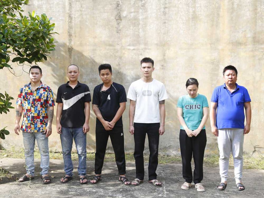 Bắt giam 6 người nhốt gi&aacute;m đốc ở nh&agrave; hoang để đ&ograve;i nợ 52 tỷ đồng- Ảnh 1.