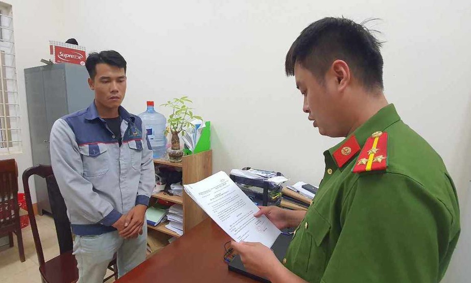 Bắt tạm giam t&agrave;i xế g&acirc;y tai nạn khiến hai mẹ con tử vong- Ảnh 1.