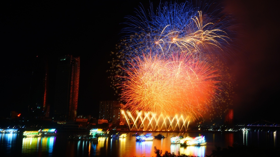 Ph&aacute;o hoa Đ&agrave; Nẵng 2024: Đại tiệc &aacute;nh s&aacute;ng tr&ecirc;n s&ocirc;ng H&agrave;n- Ảnh 1.
