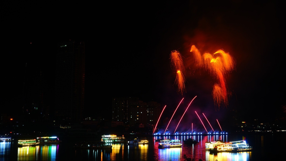Ph&aacute;o hoa Đ&agrave; Nẵng 2024: Đại tiệc &aacute;nh s&aacute;ng tr&ecirc;n s&ocirc;ng H&agrave;n- Ảnh 3.