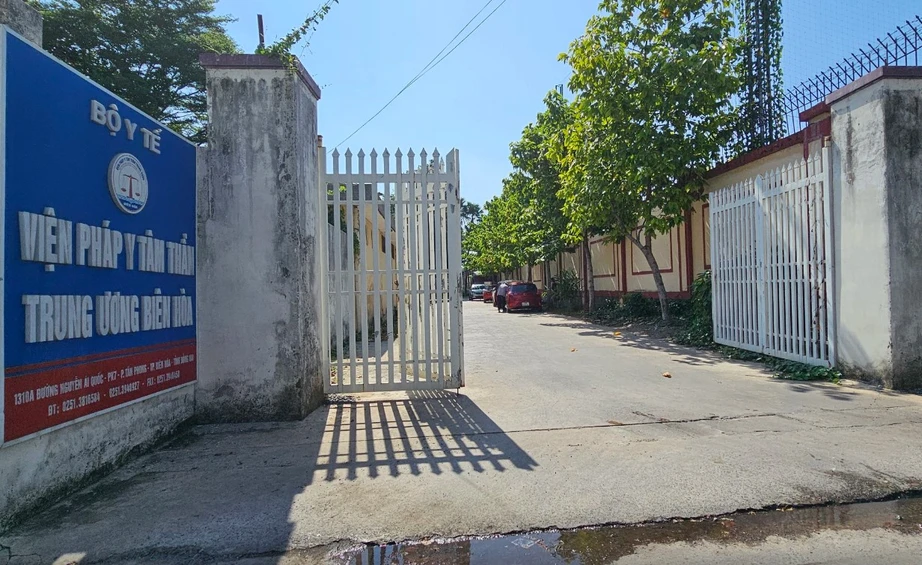 Nhiều c&aacute;n bộ Viện ph&aacute;p Y t&acirc;m thần TƯ Bi&ecirc;n H&ograve;a bị bắt giữ, Bộ Y tế chỉ đạo g&igrave;?- Ảnh 1.