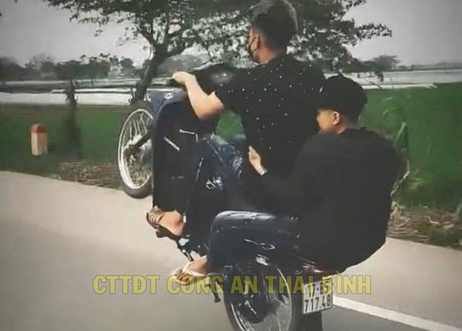 Công an tỉnh Thái Bình kêu gọi người dân cung cấp thông tin vi phạm giao thông- Ảnh 1. Công an tỉnh Thái Bình kêu gọi người dân cung cấp thông tin vi phạm giao thông- Ảnh 1.