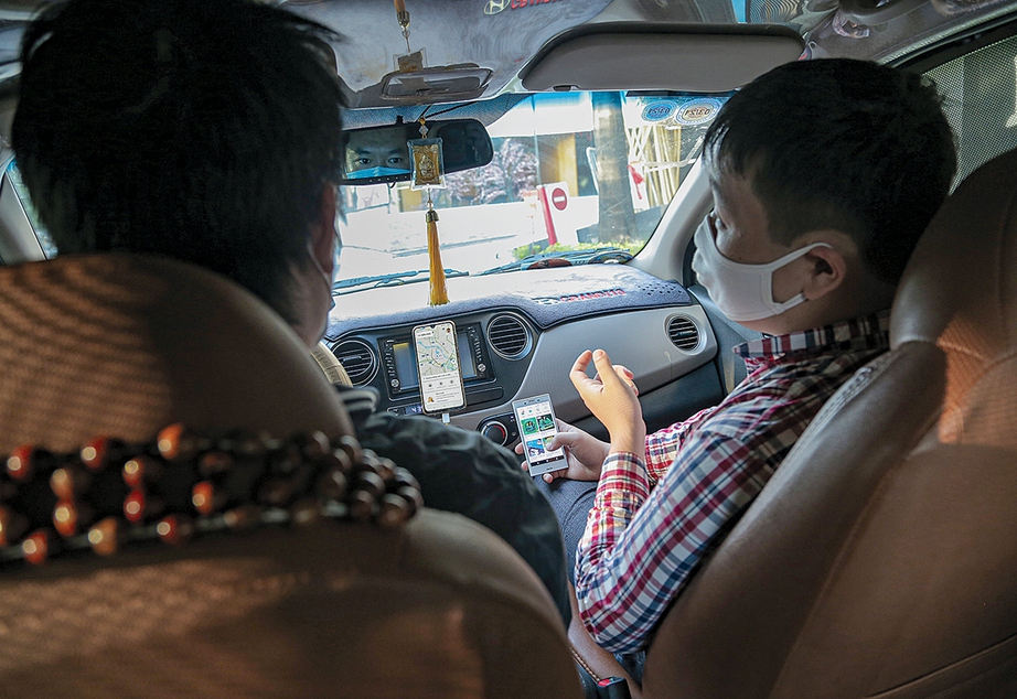 Thấy gì sau 10 năm taxi công nghệ vào Việt Nam?- Ảnh 1. Thấy gì sau 10 năm taxi công nghệ vào Việt Nam?- Ảnh 1.