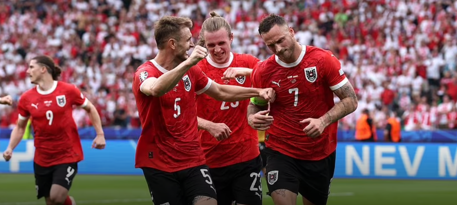 Kết quả Ba Lan vs &Aacute;o: Bắn hạ "đại b&agrave;ng trắng"- Ảnh 1.