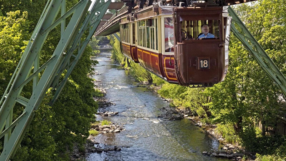 Độc đ&aacute;o tuyến đường sắt treo ngược hơn 120 tuổi ở Đức- Ảnh 2.