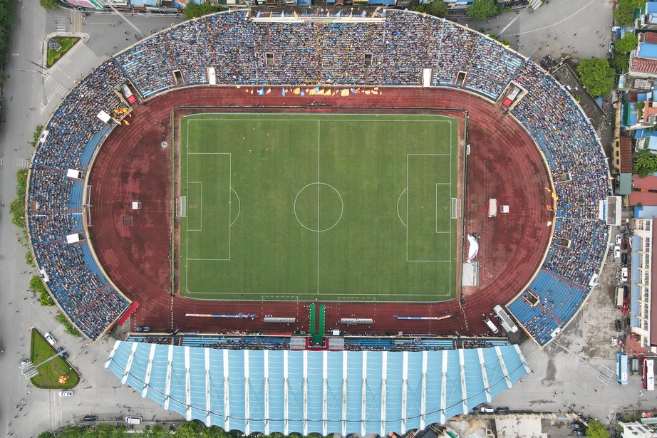 "Chảo lửa" Thi&ecirc;n Trường ken đặc trong ng&agrave;y Nam Định v&ocirc; địch V-League- Ảnh 1.