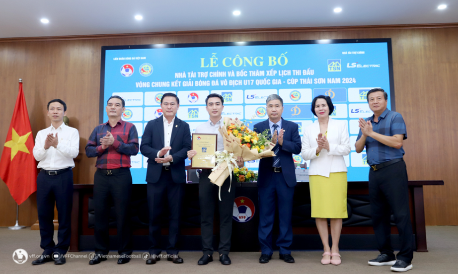 Đội b&oacute;ng nh&agrave; bầu Đức v&agrave;o bảng đấu dễ tại giải U17 Quốc gia- Ảnh 1.